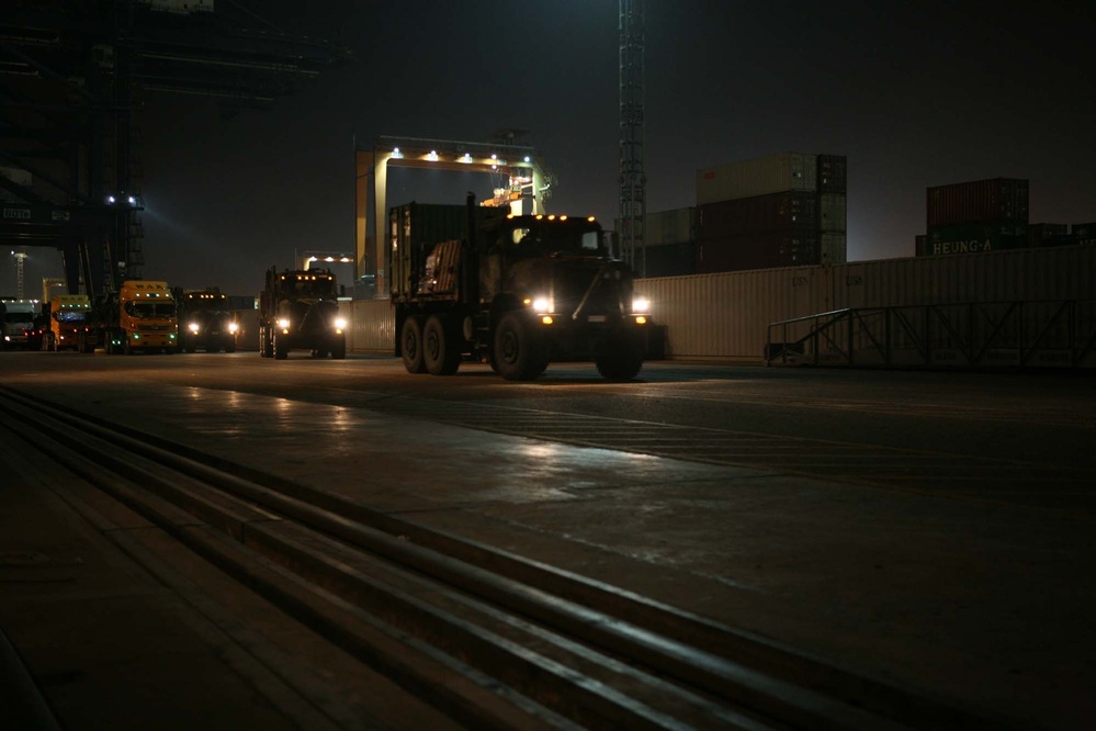 CLR-3, 9th ESB Marines depart to assist with flood relief efforts