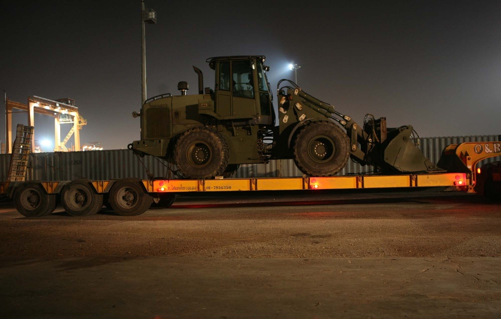 CLR-3, 9th ESB Marines depart to assist with flood relief efforts