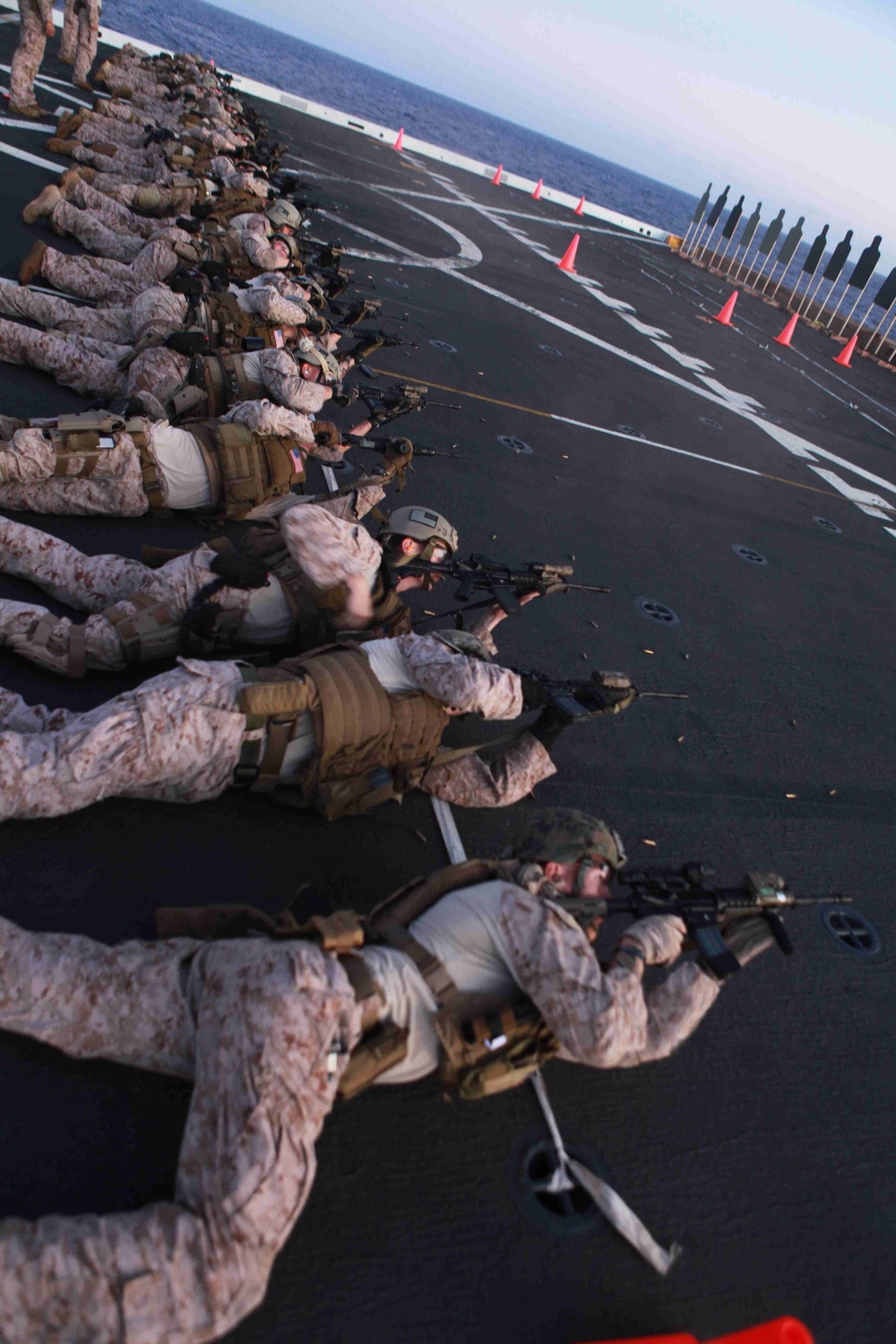 Eleventh Marine Expeditionary Unit conducts live-fire exercise