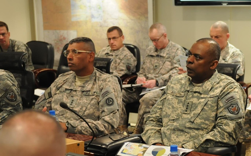 Gen. Austin visits Third Army team