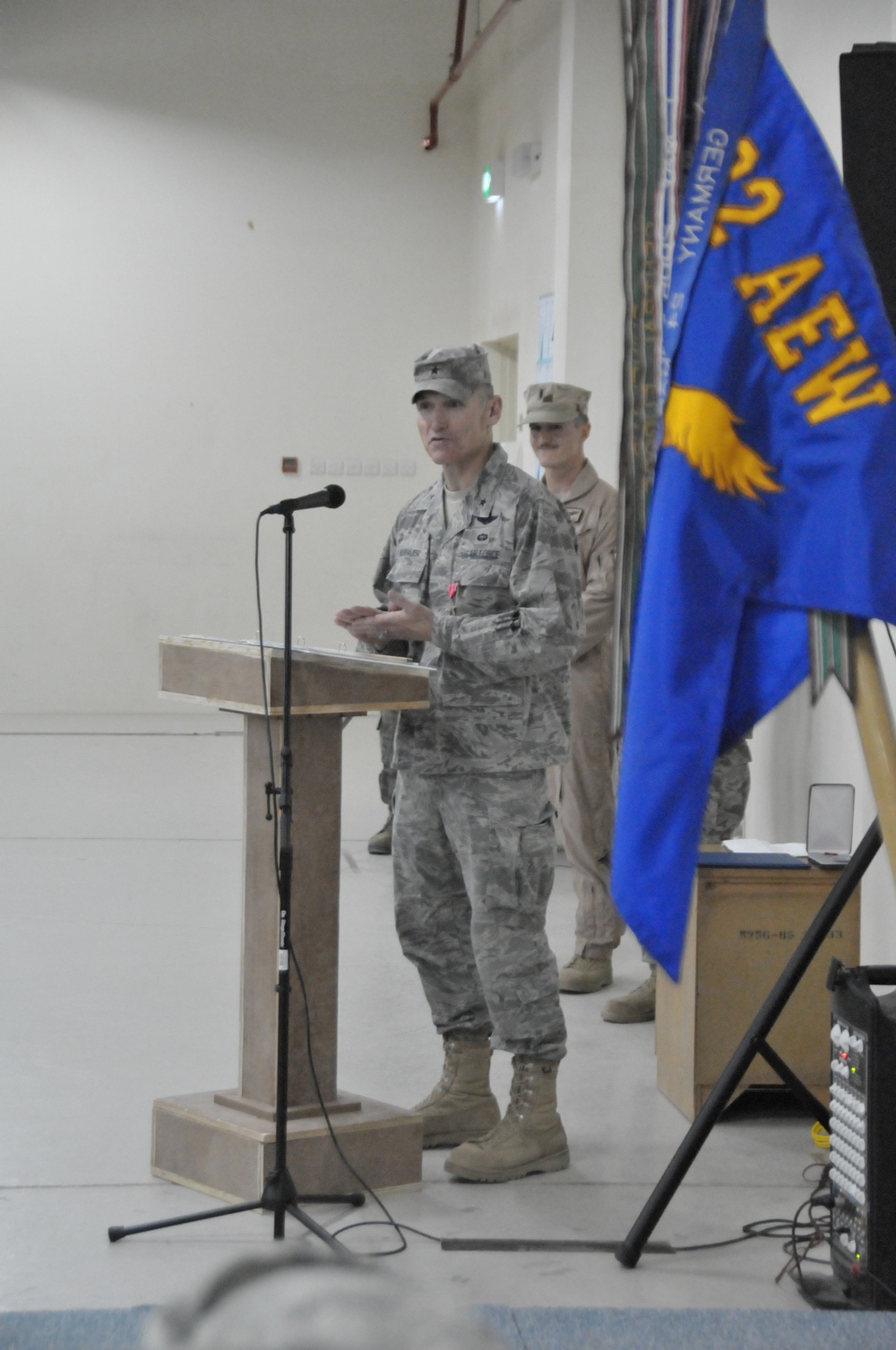 Last commander of JBB departs 332 AEW