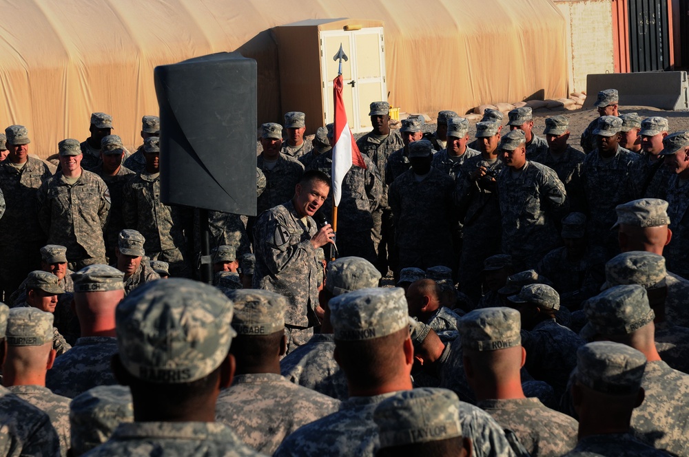 Commanding general pays soldiers a visit at Camp Buehring