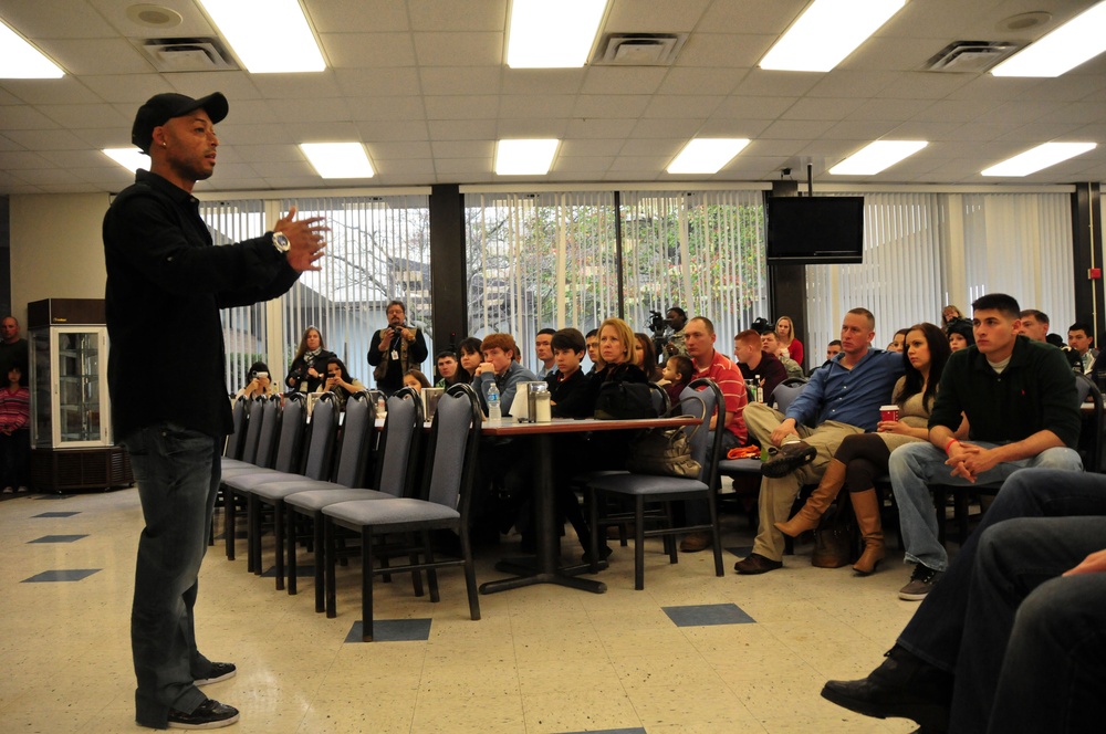 'Dancing with the Stars' winner revisits 101st, Fort Campbell