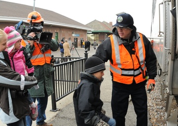Military families enjoy special train ride