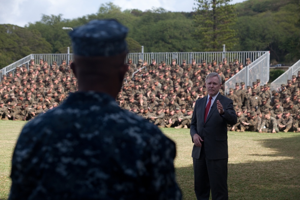 Secretary of the Navy visits MCB Hawaii