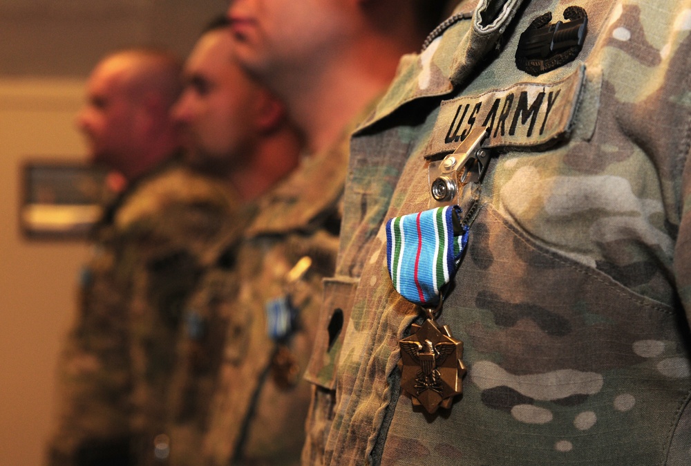 Soldiers receive combat awards