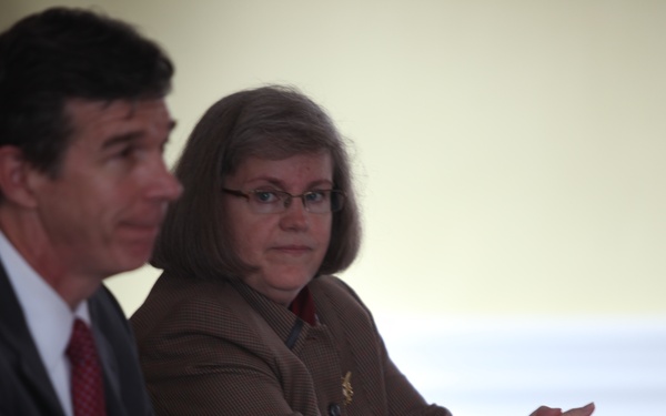 Petraeus visits Camp Lejeune to protect service members from fraud