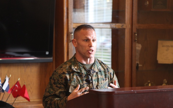 Petraeus visits Camp Lejeune to protect service members from fraud