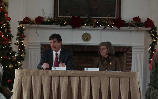 Petraeus visits Camp Lejeune to protect service members from fraud