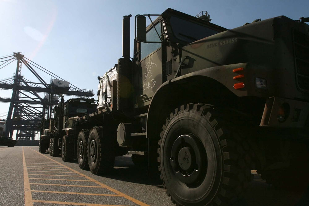 CLR-3, 9th ESB Marines depart to assist with flood relief efforts