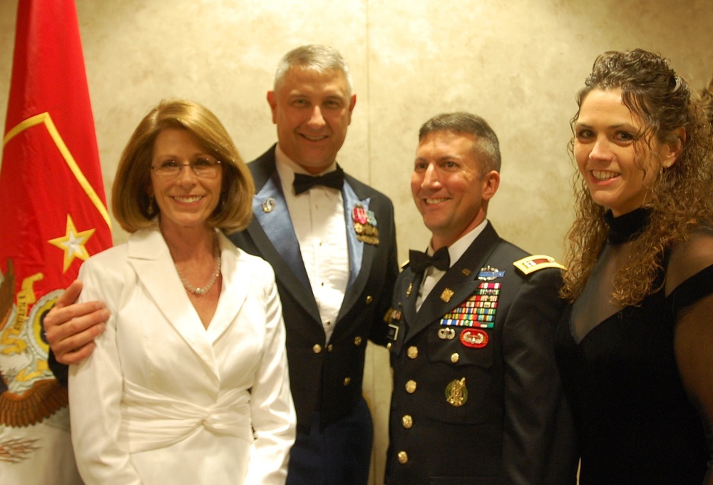 Army’s Top Non-commissioned Officer attends Rakkasan Logistics Ball