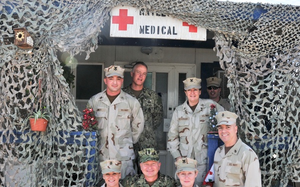 MCPON Rick West visits NAVELSG FWD sailors