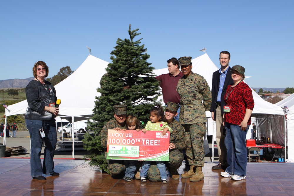 Trees for Troops provides Christmas trees to Marines, families