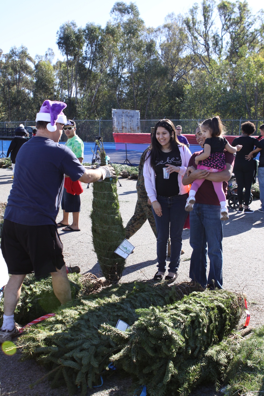 Trees for Troops provides Christmas trees to Marines, families