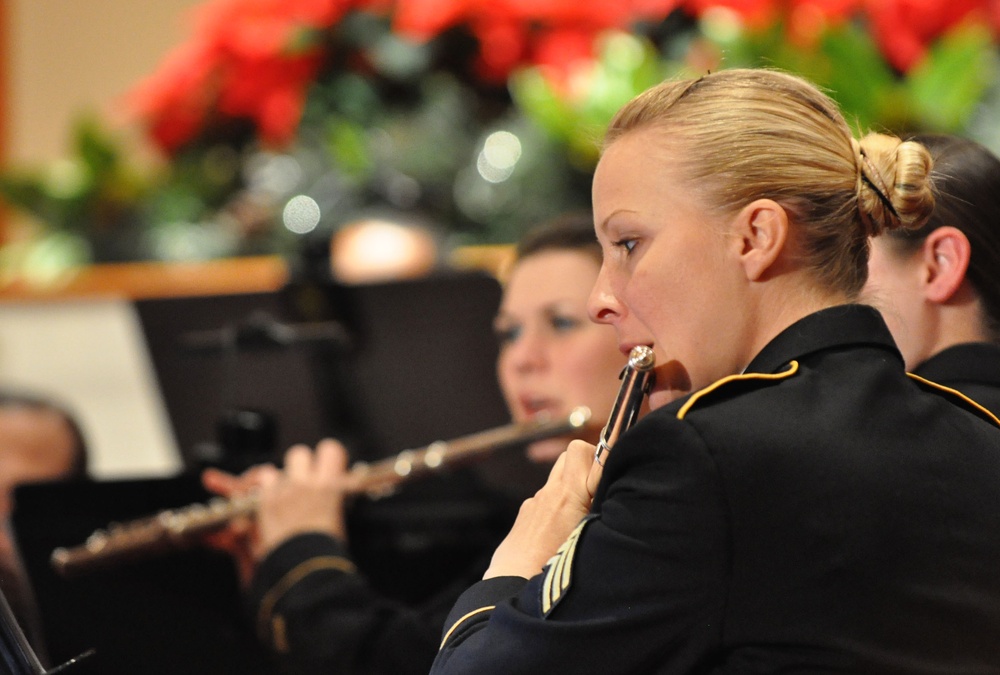 29th Division Band conducts Holiday Concert Series