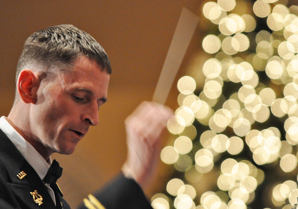 29th Division Band conducts Holiday Concert Series