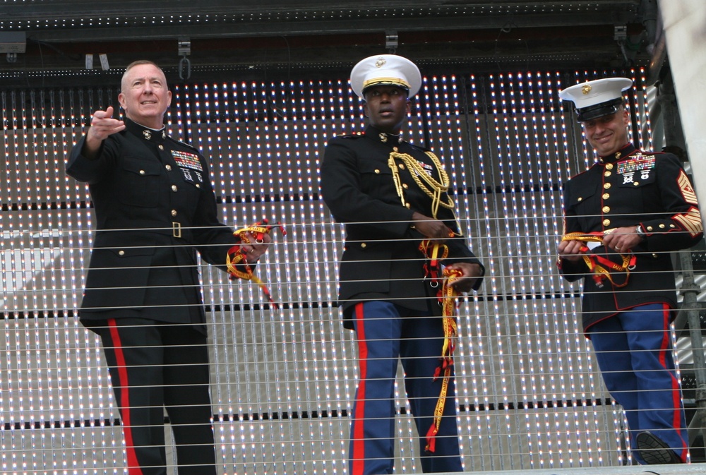 MARFORRES Marines score a touchdown with local community's hearts