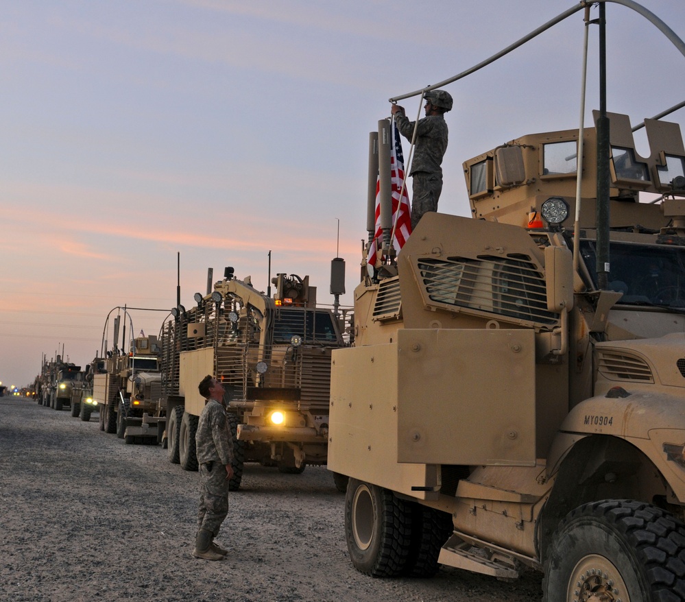 Flag flying high, 82nd Airborne crosses into Kuwait