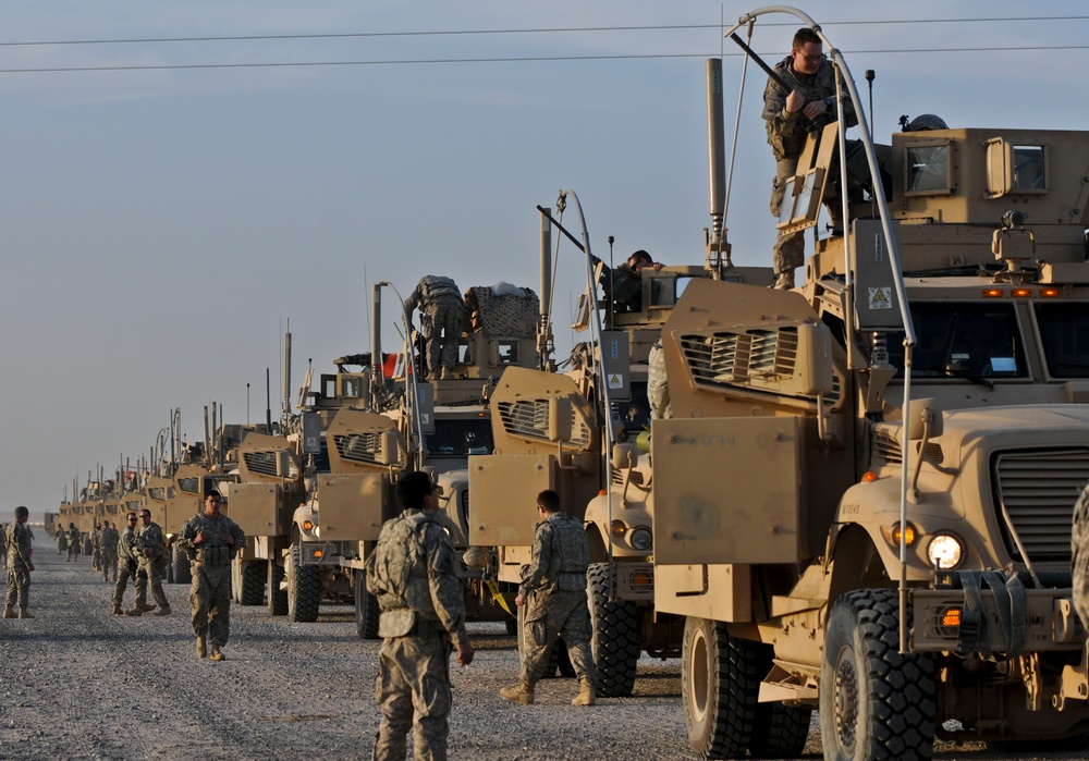 Drawdown: 82nd Airborne crosses into Kuwait