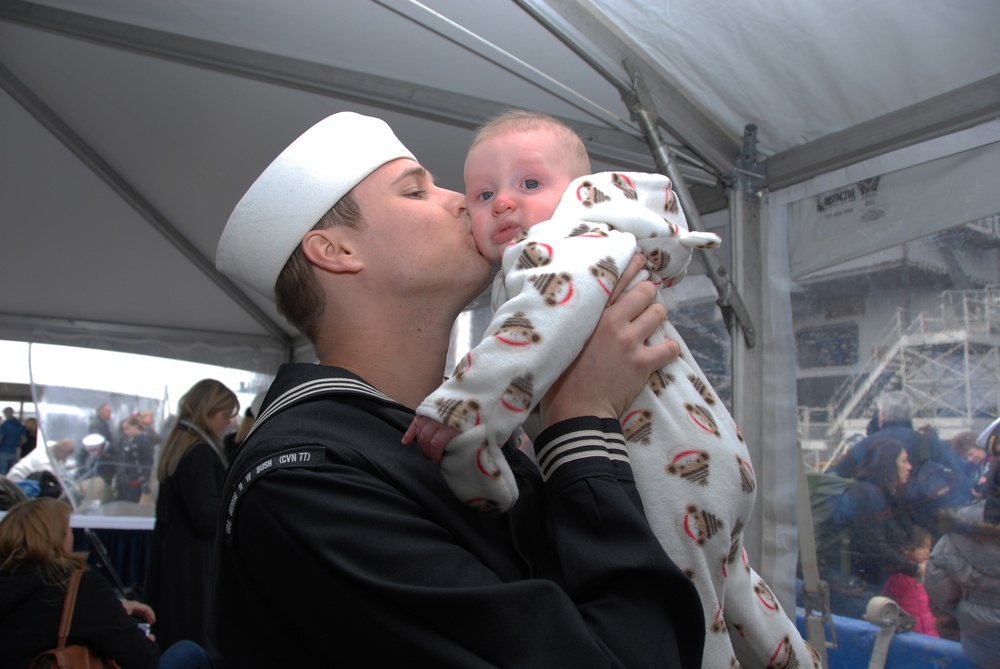 USS George H.W. Bush homecoming