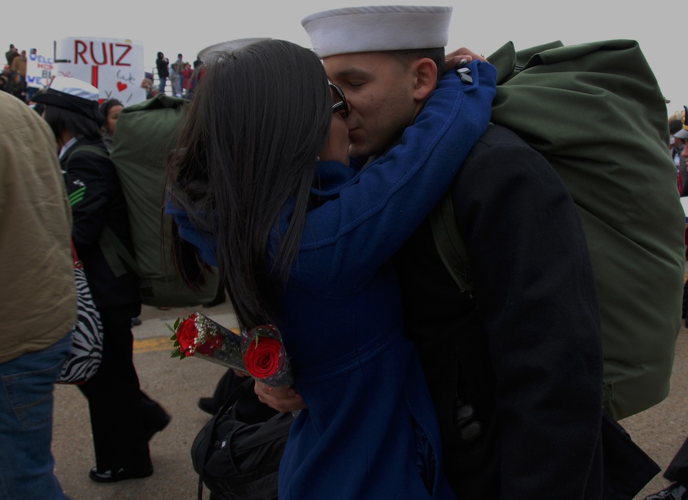 USS George H.W. Bush homecoming