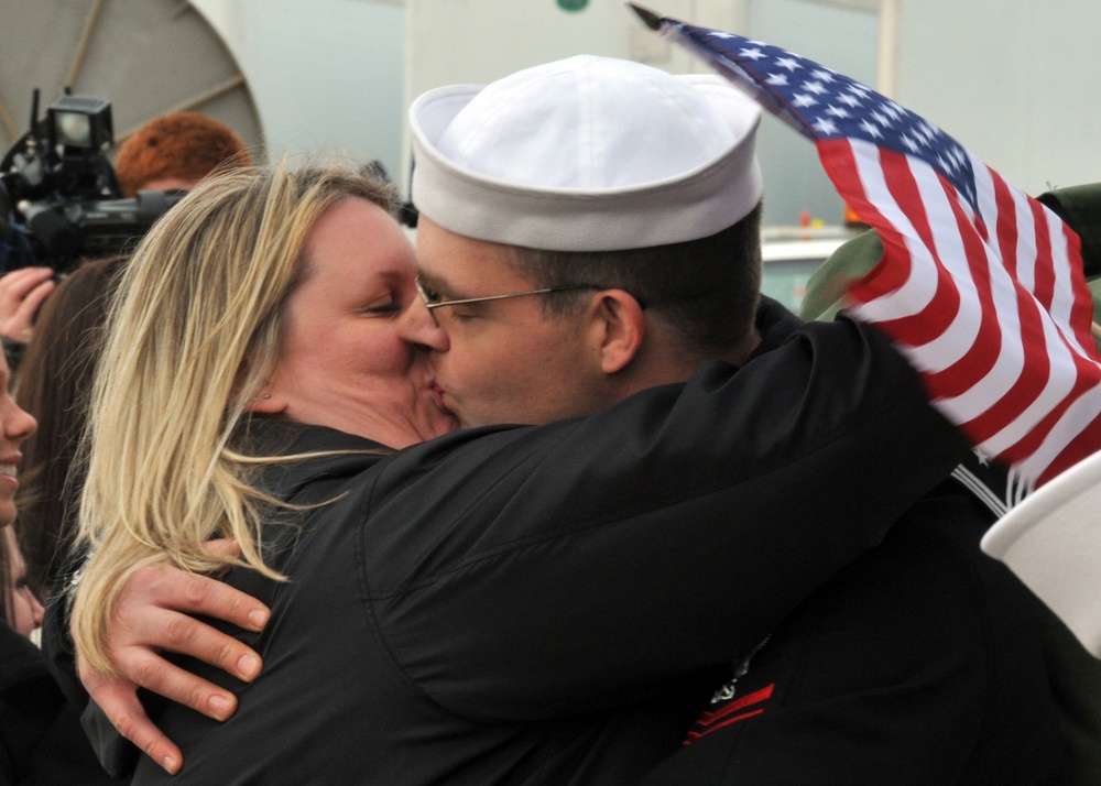 USS George Bush homecoming