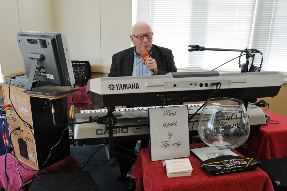 Korean War veteran continues serving up music