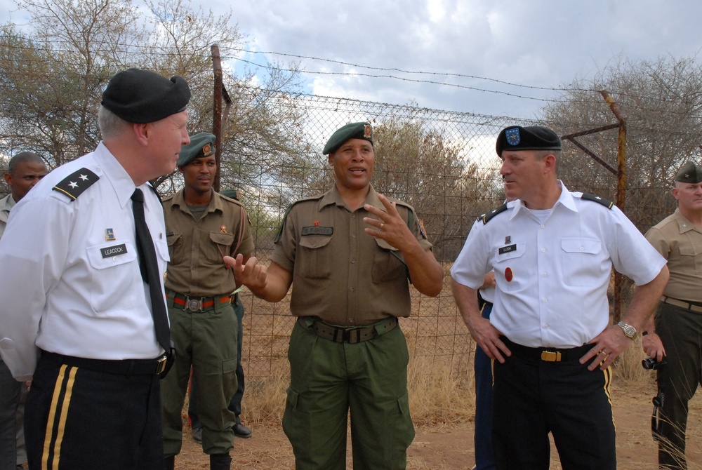 NCO of Botswana Defence Force talks with National Guard leaders