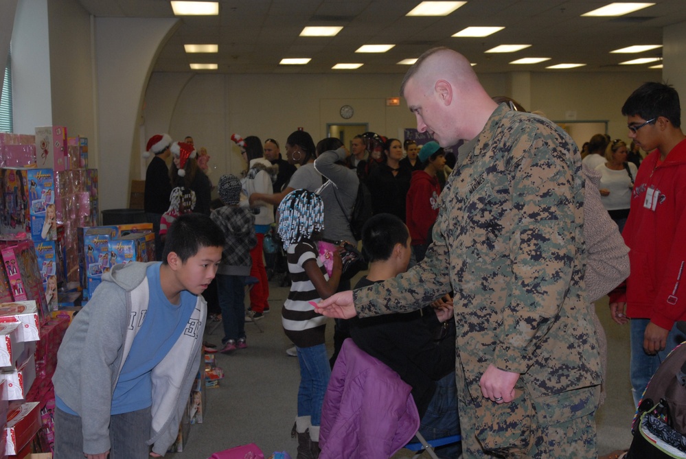 Bay Area Operation Toy Drop connects military families, children and community