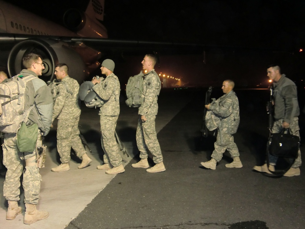 Soldiers from 326th Engineer Battalion redeploy