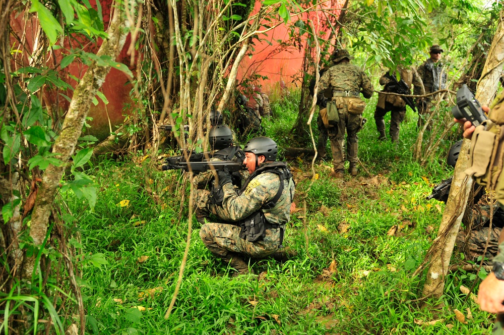 Amphibious Southern Partnership Station 2012