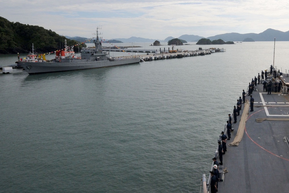 USS Curtis Wilbur in Malaysia
