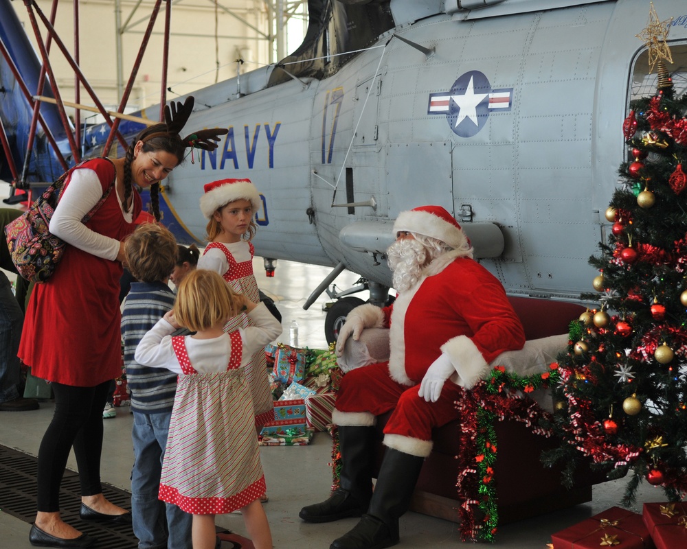DVIDS - Images - Santa Claus upgrades his ride to Christmas celebration ...