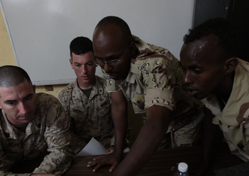 US Marines support Somalia-bound Djiboutian motor group