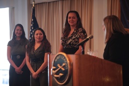 13th MEU spouse awarded 2011 Navy League San Diego Council Sea Services Marine Spouse of the Year