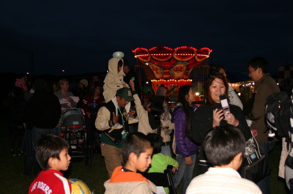 Marines, Okinawans celebrate Christmas with Holiday Festival