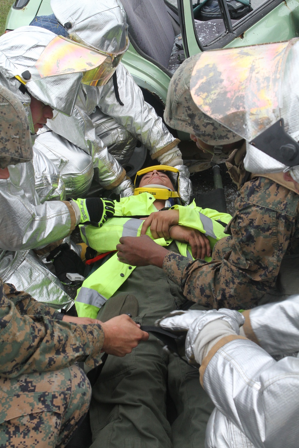 Aircraft rescue firefighters conduct training on Ie Shima