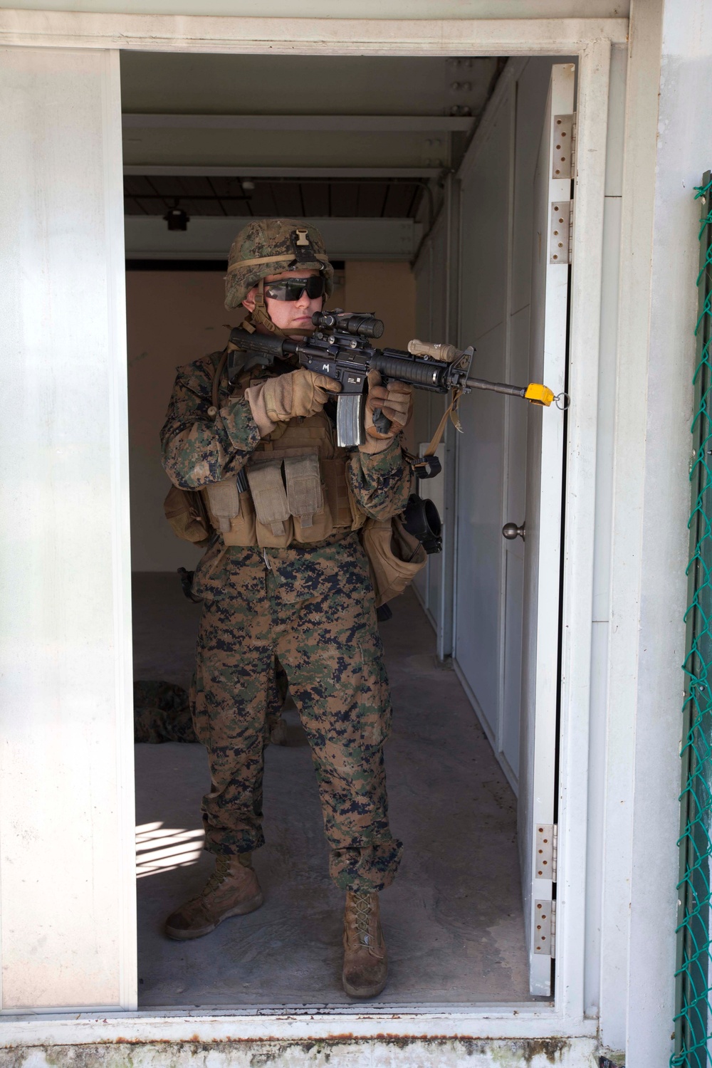 Eleventh Marine Expeditionary Unit conducts urban training