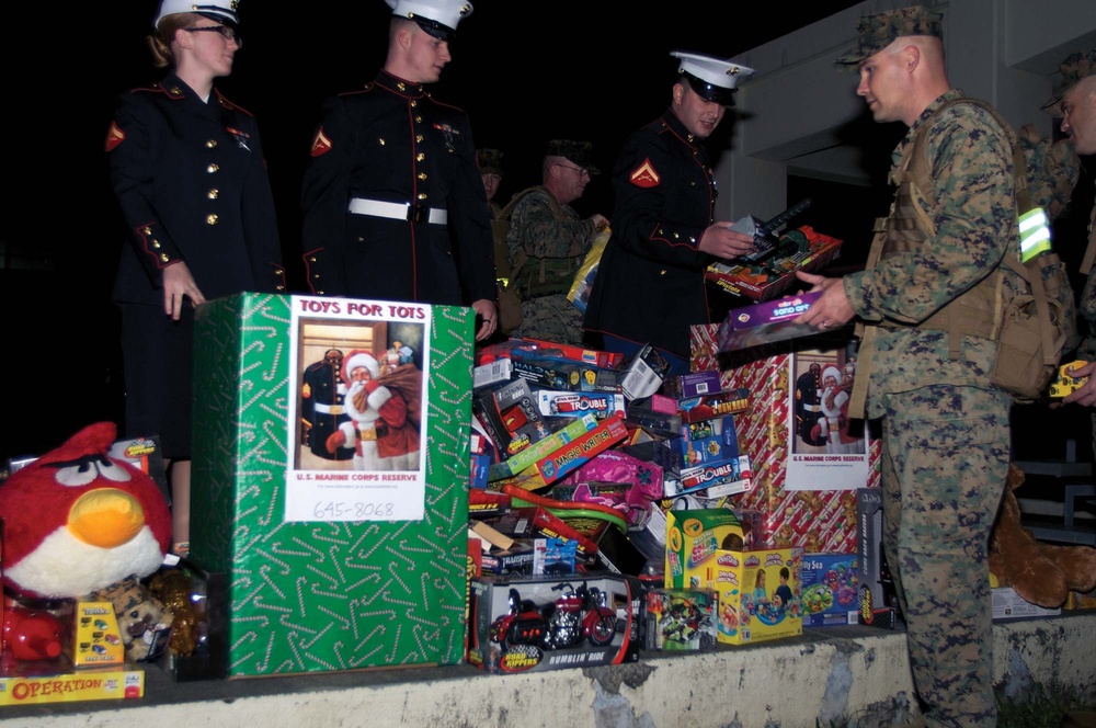 Troops tote Toys for Tots