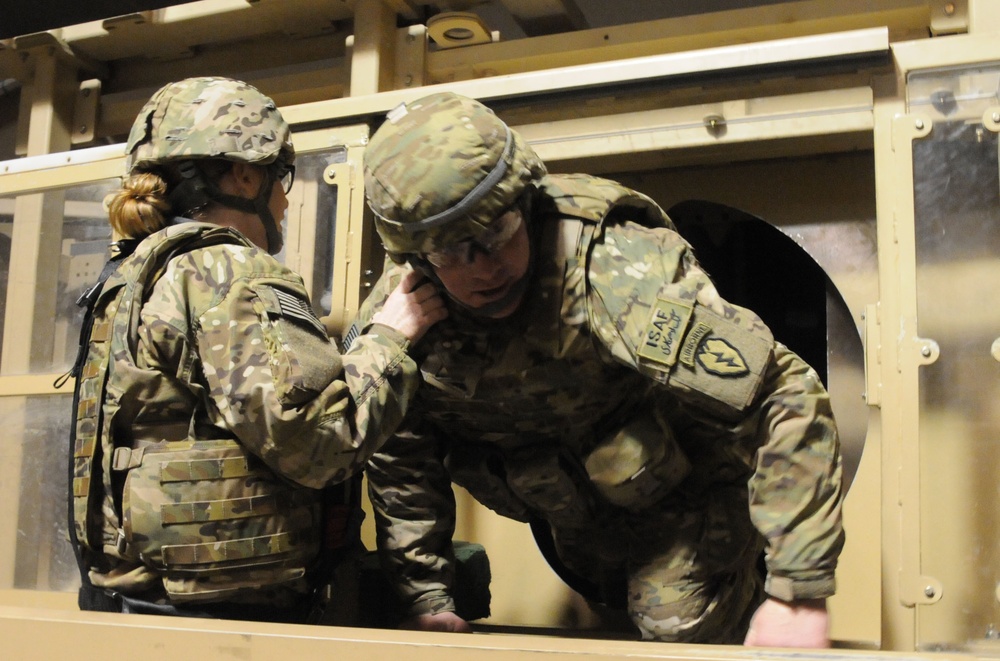 Paratroopers conduct MRAP egress training