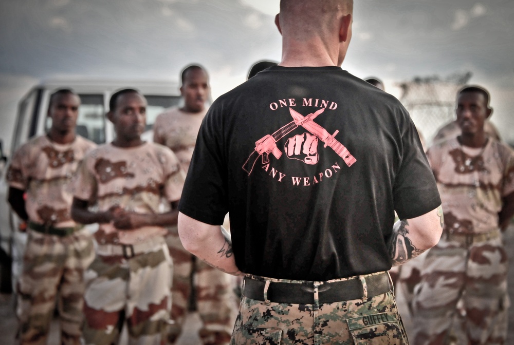 US Marines and Djiboutian GIGN forces exchange 'warrior ethos'