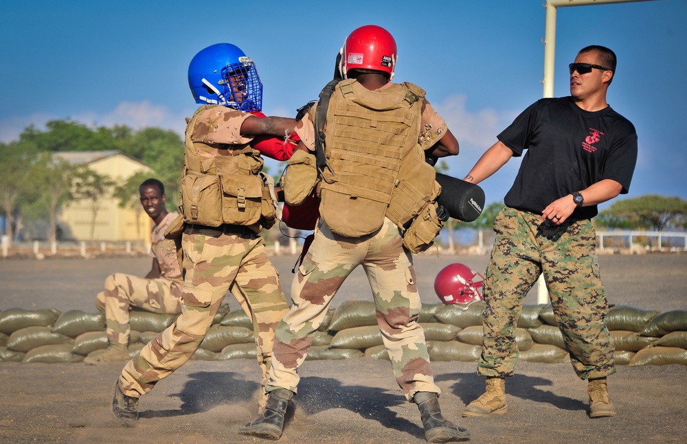 US Marines and Djiboutian GIGN forces exchange 'warrior ethos'