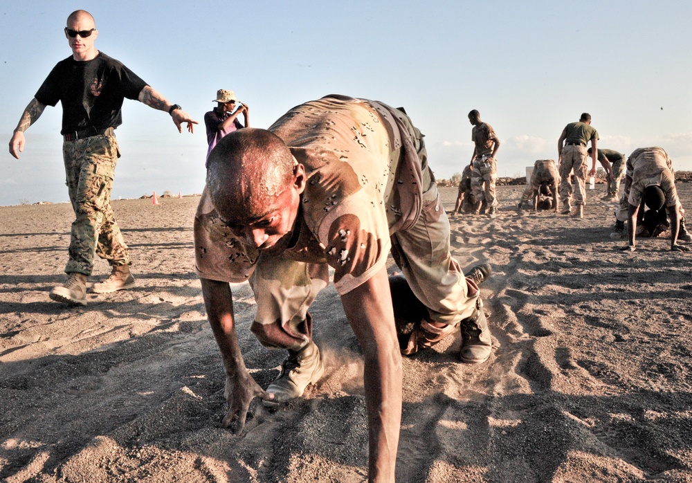 US Marines and Djiboutian GIGN forces exchange 'warrior ethos'