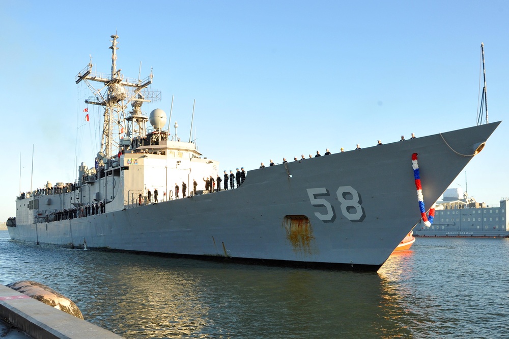 USS Samuel B. Roberts homecoming