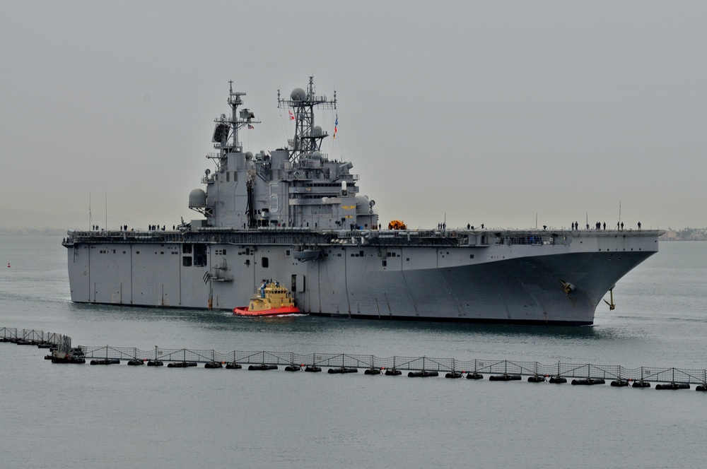 USS Peleliu gets underway