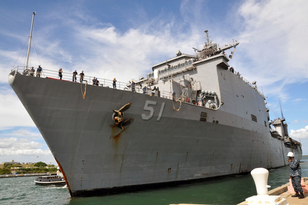 USS Oak Hill final port visit