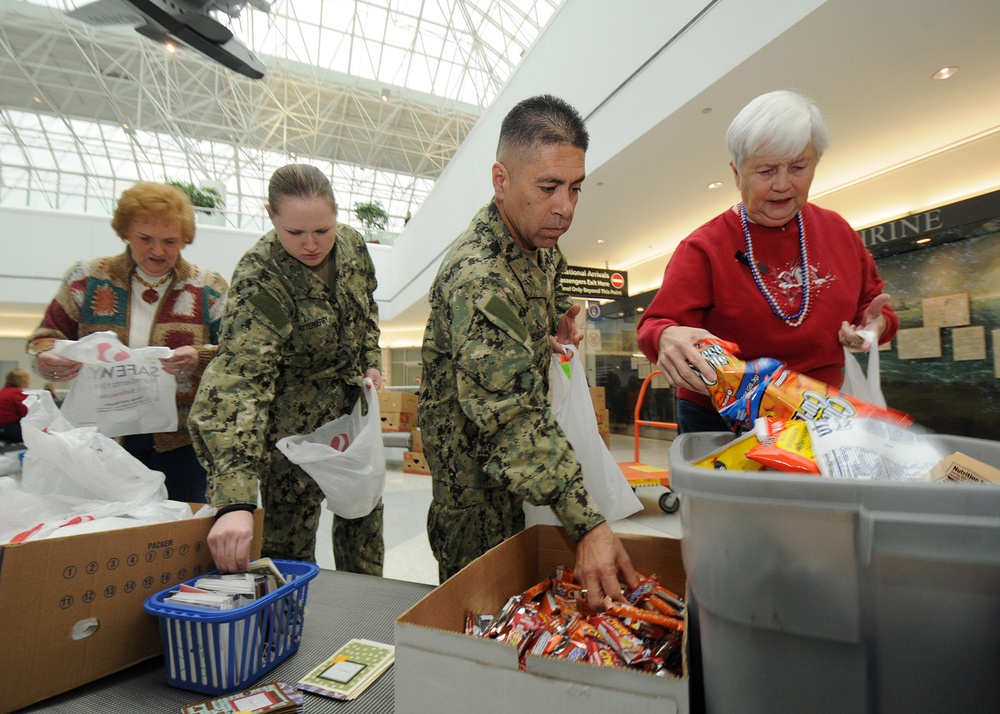 Sailors return from overseas in Baltimore airport