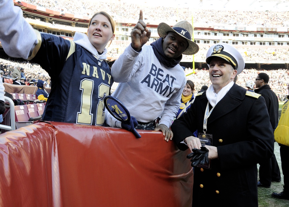 Adm. Greenert meets with fans at Army-Navy football game