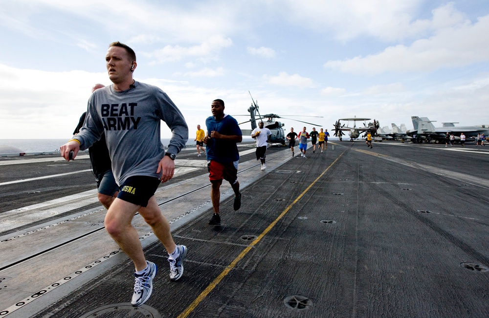 5K Fun Run aboard USS Abraham Lincoln