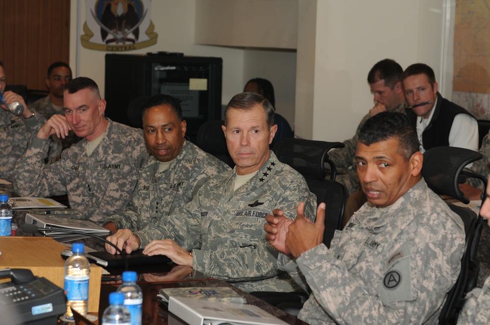 General Fraser visits Third Army